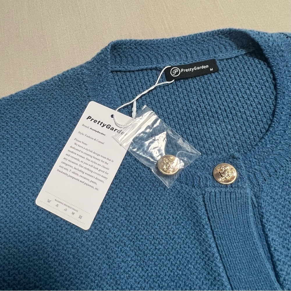 Blue Short Sleeve Knit Cardigan Sweater Women Med Gold Button Front Pockets NWT - Picture 7 of 13